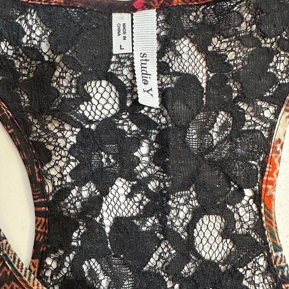 Multicolor Patterned Women's Top - Size Large - Picture 10 of 11